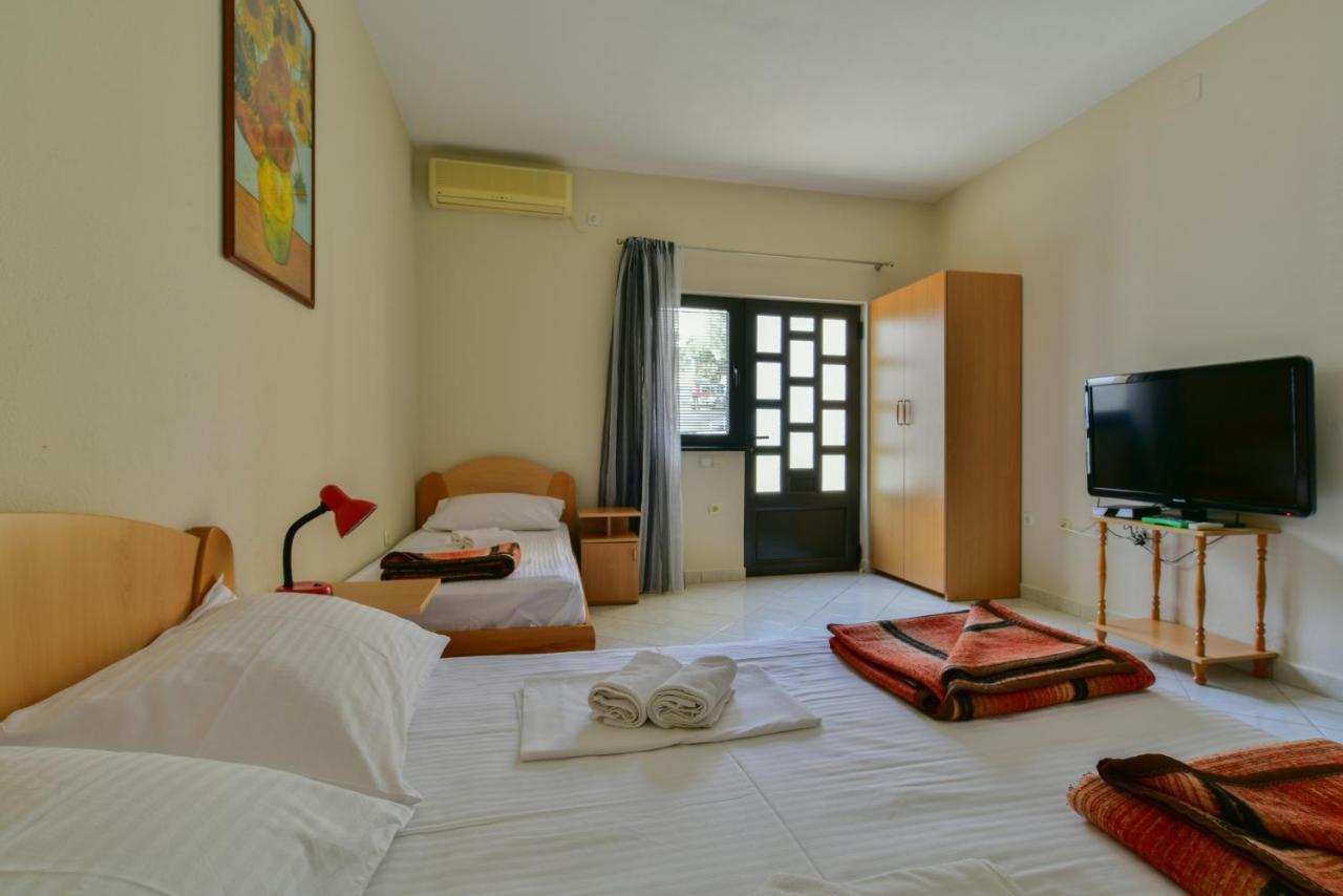 Apartments Srzentic Petrovac Exterior photo