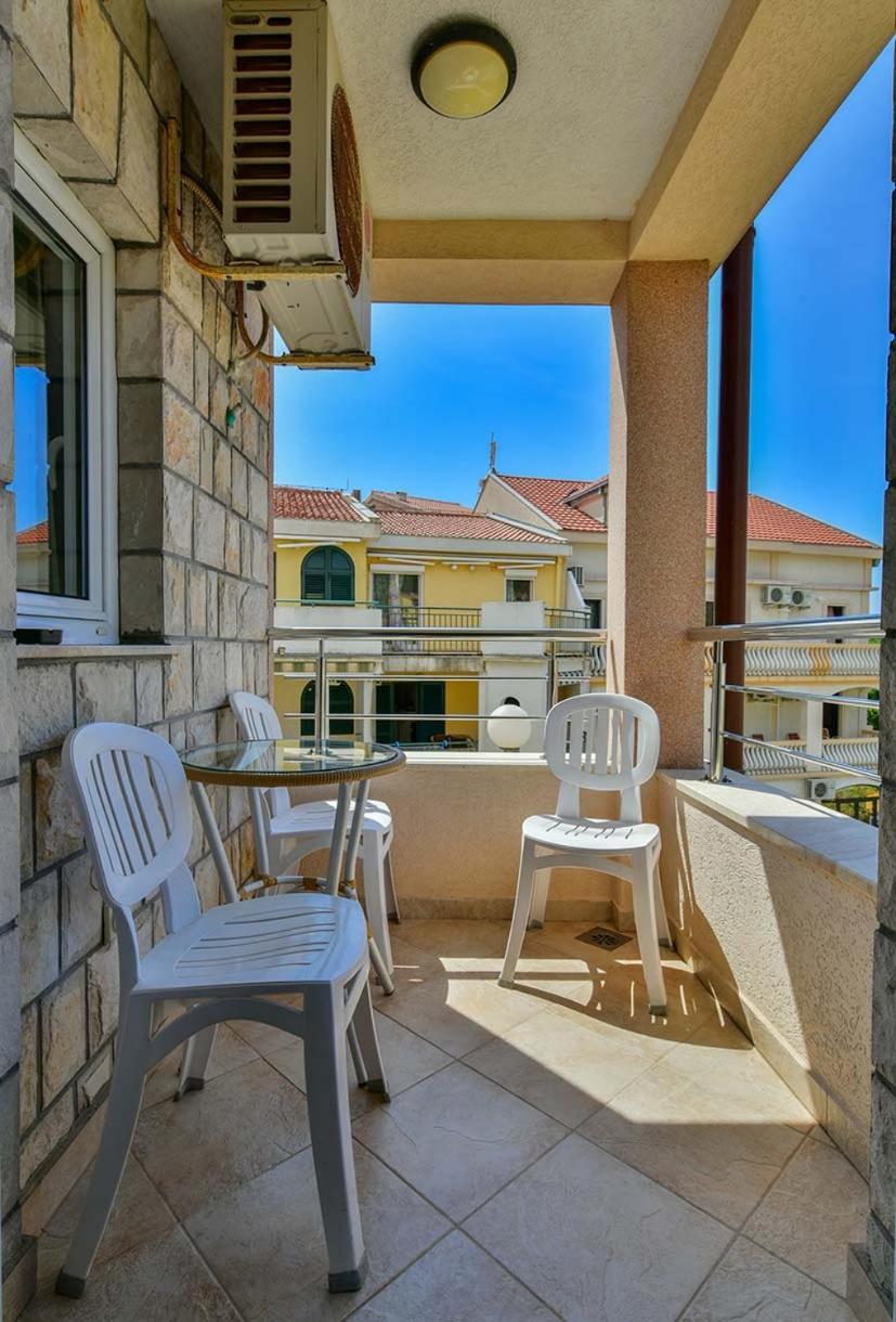 Apartments Srzentic Petrovac Exterior photo