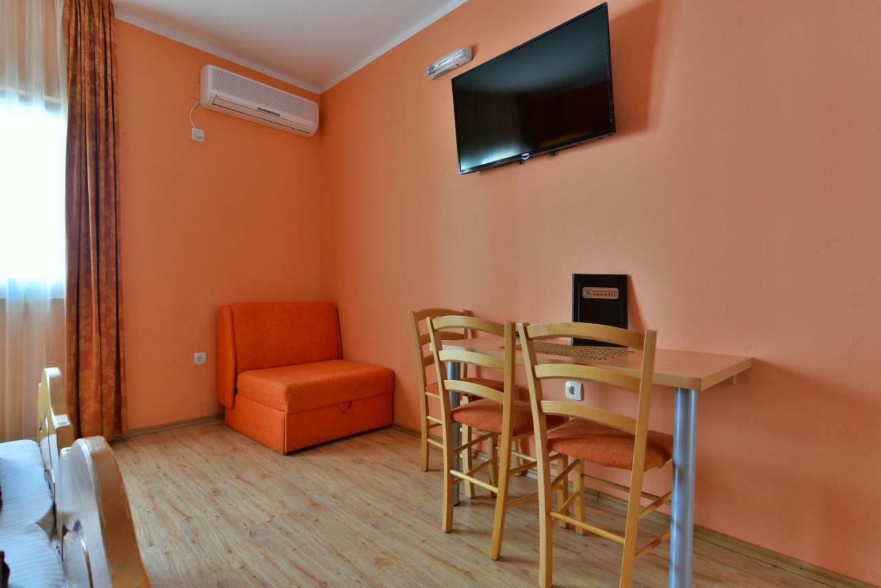 Apartments Srzentic Petrovac Exterior photo